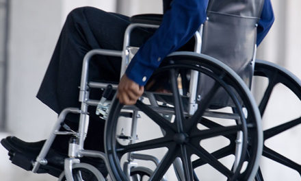Vivre et employer à domicile malgré le handicap : un paradoxe ?